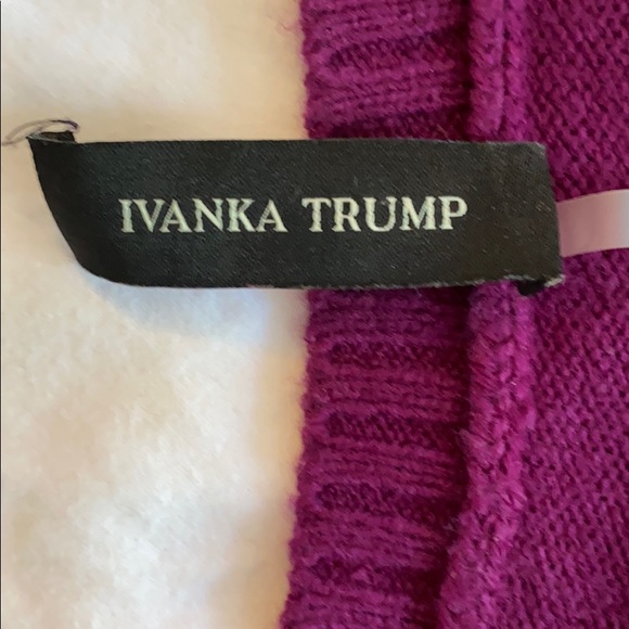 Elegant Ivanka Trump sweater - Picture 2 of 3